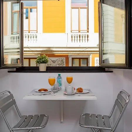 Luxury In The Heart Of By Wonderful Italy Apartment *