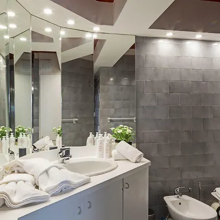 Luxury In The Heart Of By Wonderful Italy Apartment